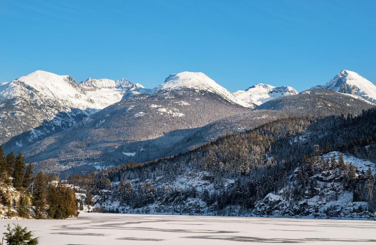 Lakefront Oasis By Harmony Whistler Luaran gambar